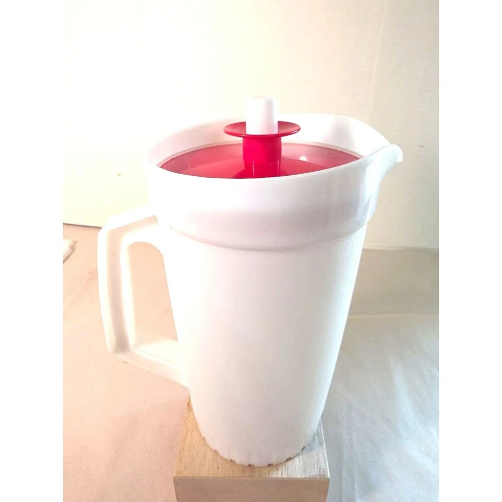Vintage Tupperware White 1.5 Quart Pitcher Red Push Button Lid